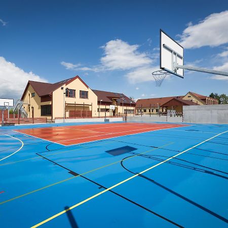 Sport Relax Hotel Na Kopecku Krinec Exterior foto